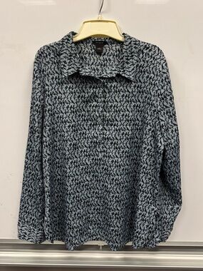 Ann Taylor long sleeve button down blouse blue navy bird pattern size Large